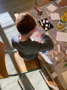 Atelier arts plastiques enfants de l ARCL a Robion : seances et creations des eleves