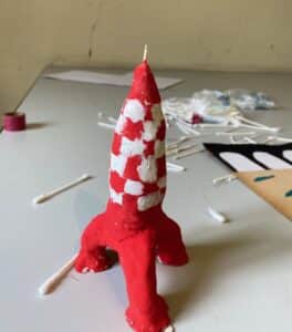 Atelier arts plastiques enfants de l ARCL a Robion : seances et creations des eleves